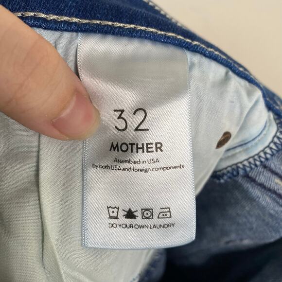 MOTHER Blue Squeeze It The Mid Rise Dazzler Crop Fray Size 32 - Picture 6 of 11